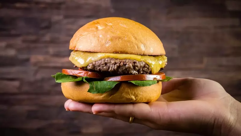 BurgerAI: L'Intelligenza Artificiale Ridisegna il Panino Perfetto per Gusto e Sostenibilità