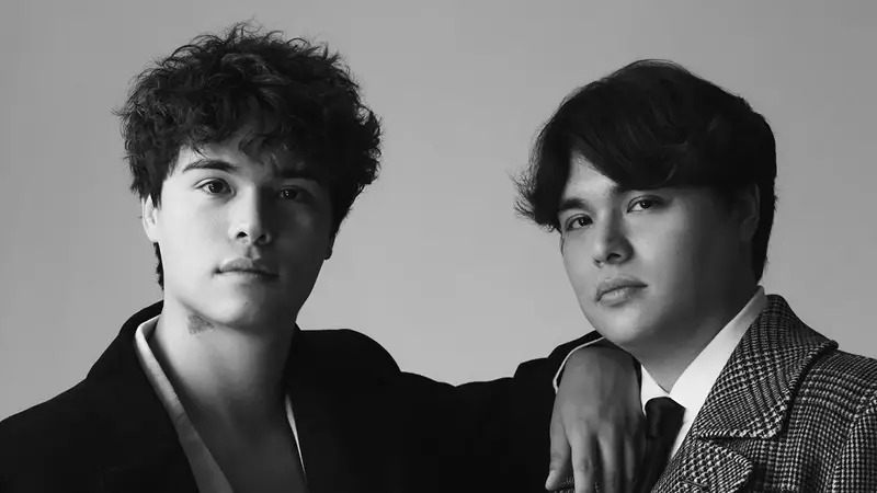 YouTube Stars The Stokes Twins Secure Netflix Collaboration