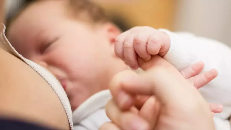 Allattamento al Seno: Un Alleato per Sonno e ADHD