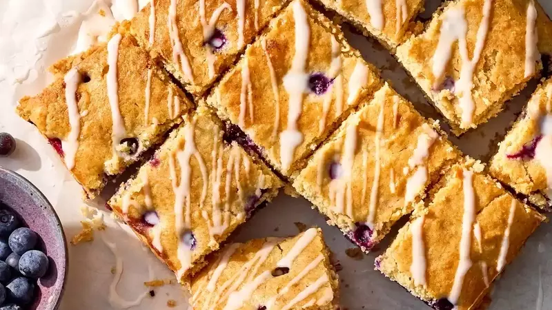 Effortless Lemon-Blueberry Delight: A One-Bowl Snack Cake