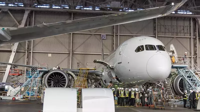 Cramer Praises Boeing's Market Comeback