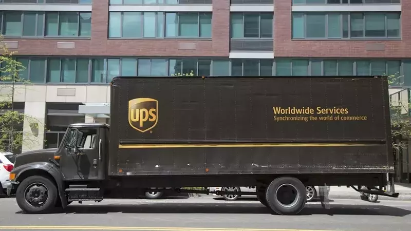 UPS Shares Gain Momentum Amidst Contract Scrutiny and Strategic Expansion