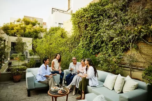 Restoration Hardware: Unjustified Optimism Amidst Financial Challenges