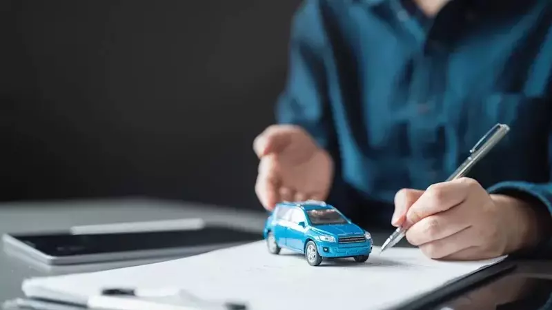 High Insurance Costs Hinder UK Electric Vehicle Adoption