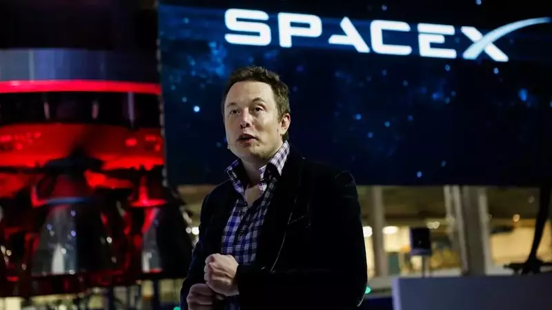 Hedge Fund Manager Compares SpaceX to Dogecoin, Cautions Investors