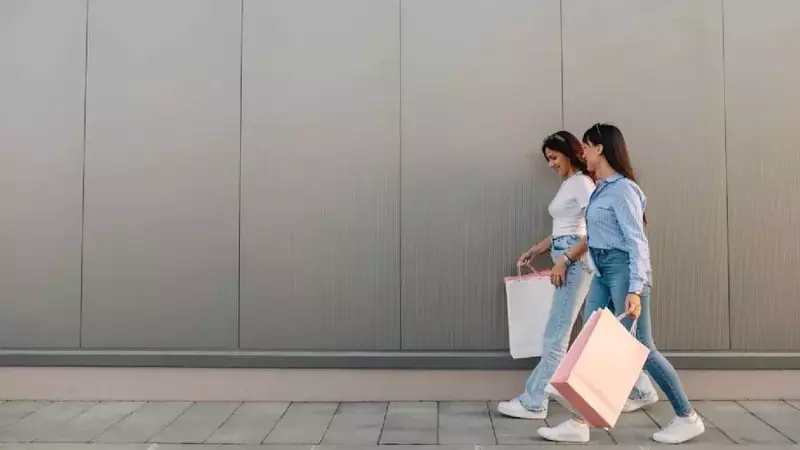 US Retail Sector Sees Significant Boost from Apparel Sales in June