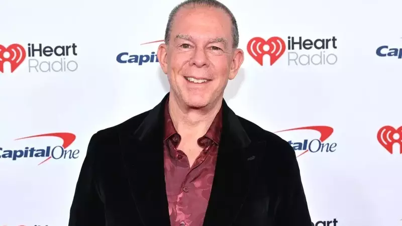 Radio Host Elvis Duran Unveils Video Podcast Platform Podrophenia