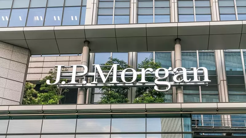 Market Trends: Bank Earnings, IBM Warning, Inflation and Retail Investor Behavior
