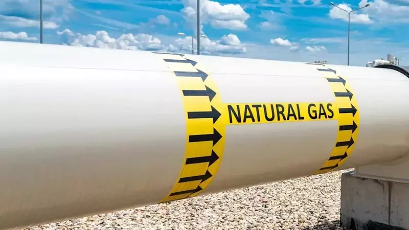 Natural Gas Investment Strategies: Futures vs. Producers
