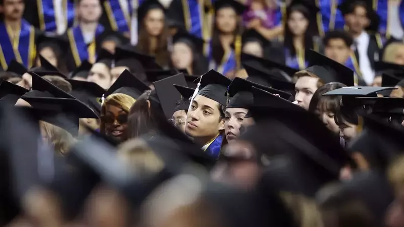 Navigating the Job Market After Graduation: A Guide for College Graduates