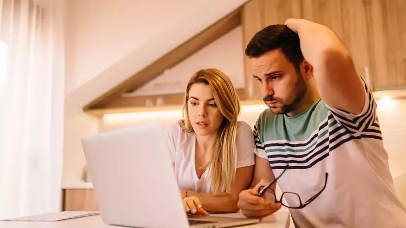 Mortgage Rates Hit Near 11-Month High, Challenging Homebuyers