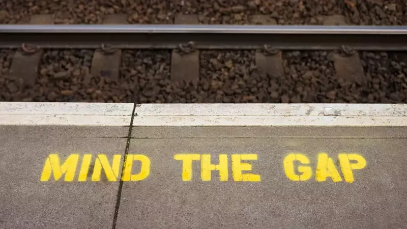 The Valuation Puzzle of Gap Inc.: Deep Value or Stagnant Growth?