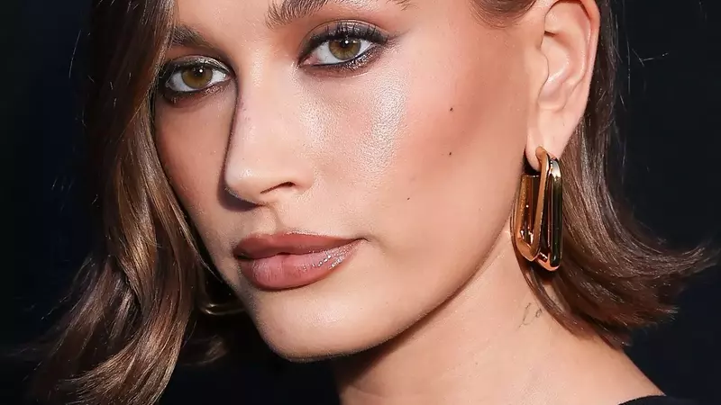 Embrace the Effortless Chic of the Scandi Bob: Your Ultimate Guide to This Summer's Hottest Haircut