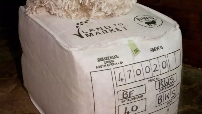 Textile Labels Under Scrutiny: A Call for Transparency in Fashion