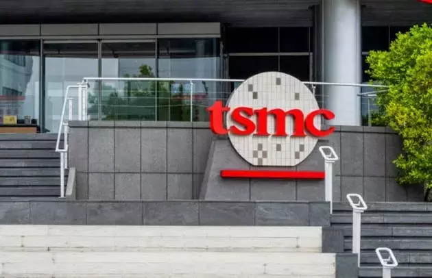Major Industry Shifts: TSMC's Expanded US Investment, Uber's Acquisition Bid, and United's Innovative Seating