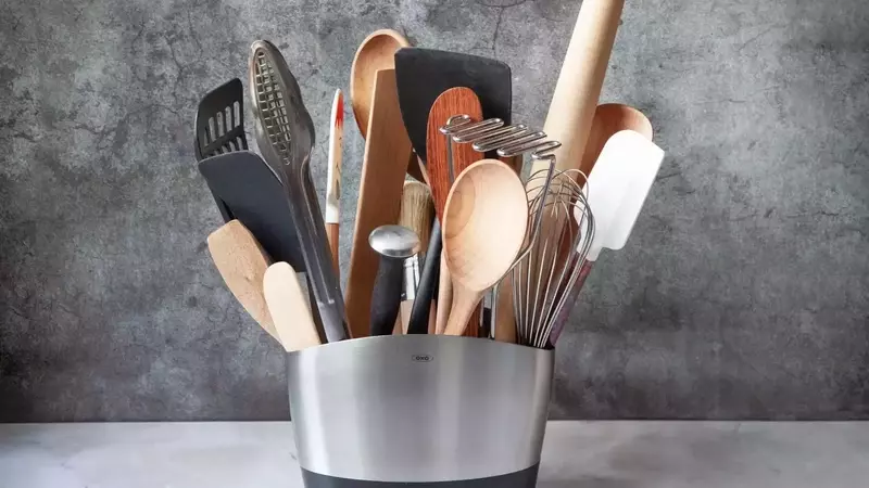 The Ultimate Guide to Kitchen Utensil Crocks: Organization and Style for Your Culinary Space