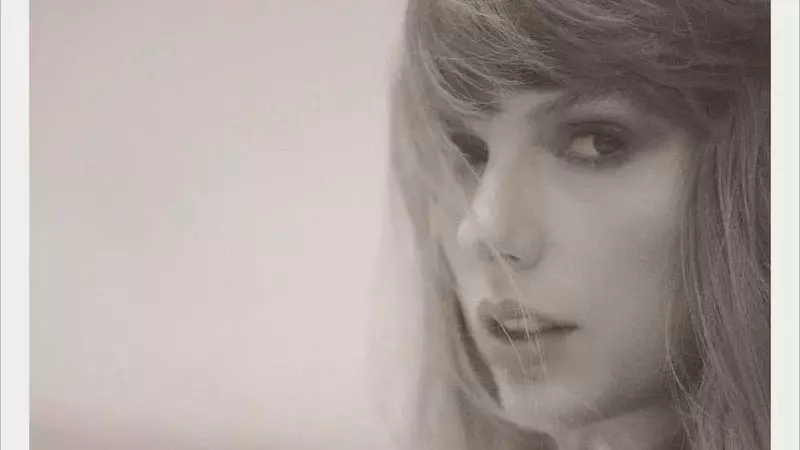 The Ultimate Gift Guide for Taylor Swift Fans
