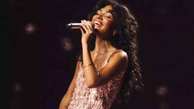 Olivia Dean's Triumphant U.S. Arena Debut: A Concert Review