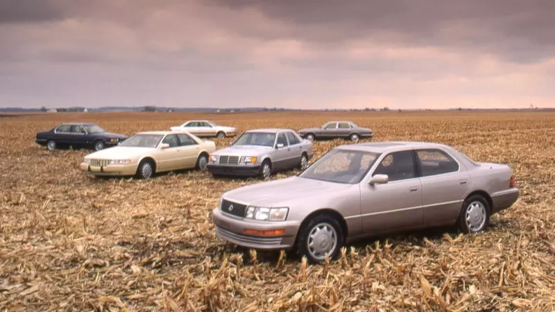 A Retrospective Look at the 1993 Luxury Sedan Class