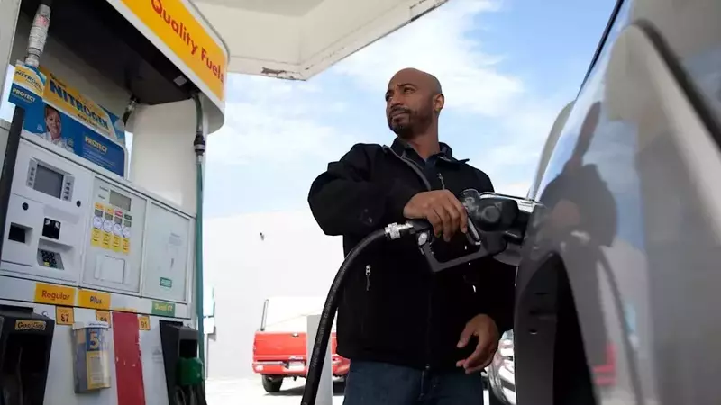 Grocery Chain Unveils Unprecedented Fuel Savings Program