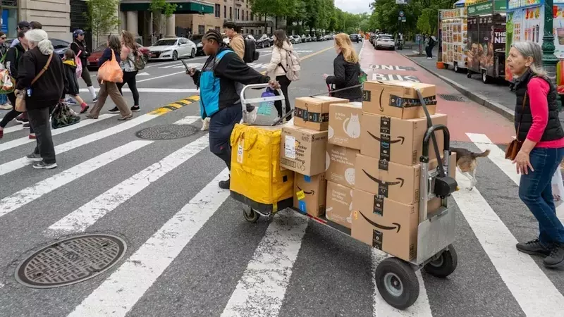Amazon's Facility Closures in Florida Impact Over 1,100 Employees Amid Network Modernization