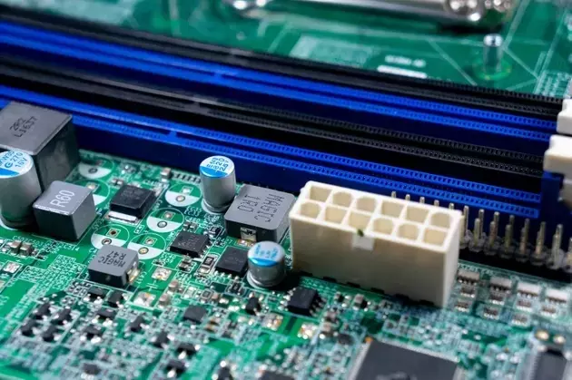 Super Micro Computer: Strong Q4 Guidance Amidst Market Volatility