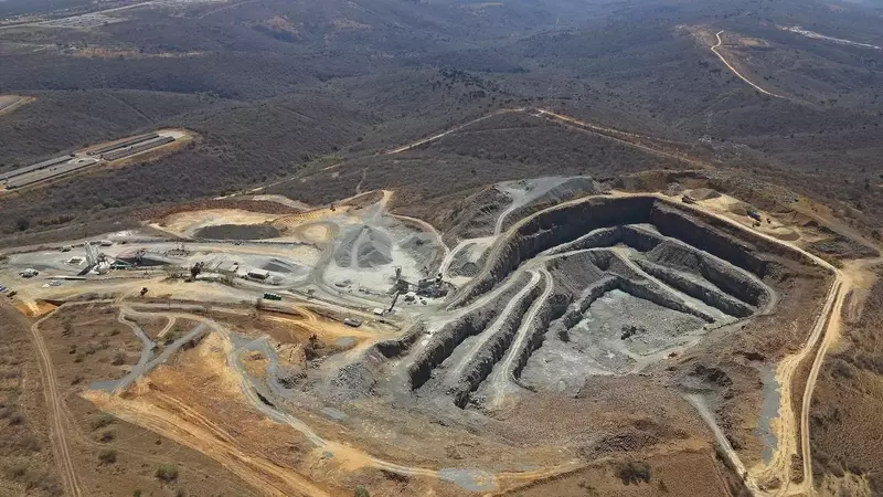 Vale S.A. Faces Valuation Concerns Amidst Debt and Geopolitical Risks