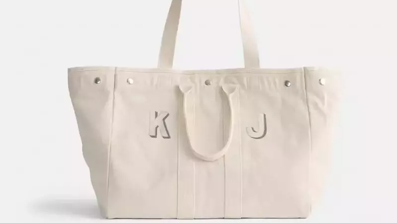 The Alex Mill Tote: A Fashion Essential for Everyday Life and Travel