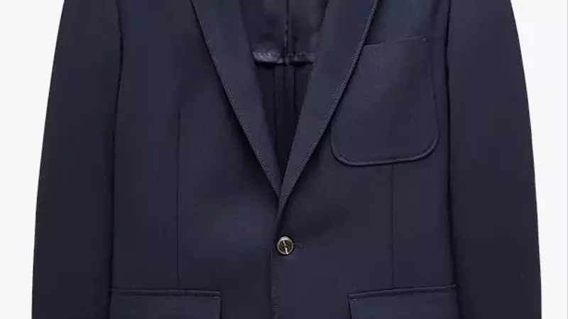Mastering the Blazer and Jeans Ensemble: Timeless Style Combinations