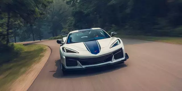 2027 Chevrolet Corvette Grand Sport: A Comprehensive Look at the Revived Icon