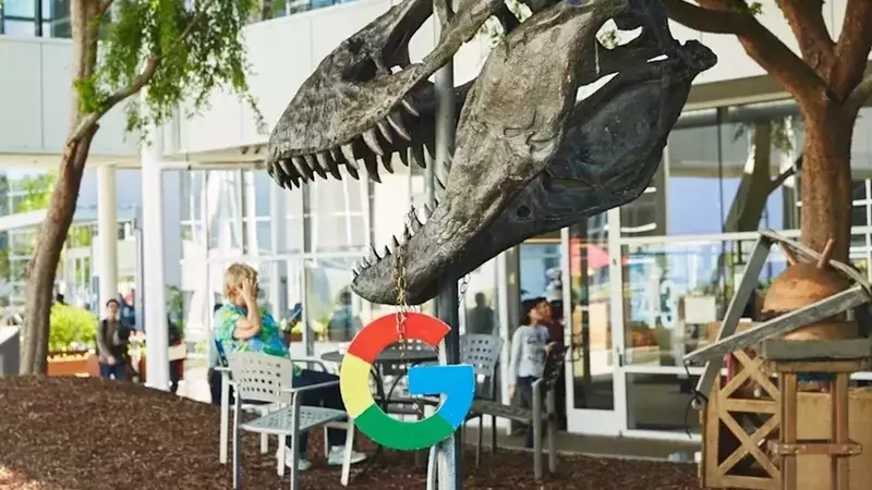 Alphabet Shares Decline Despite Strong Q2 Performance