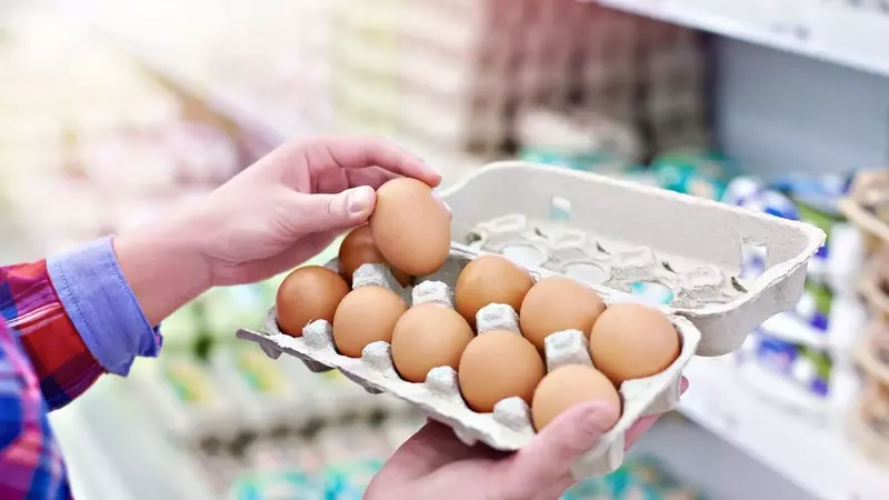 Uova e Riso Contaminati: Richiami Urgente per Salmonella e Pesticidi