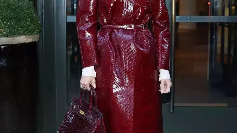 Jennifer Lopez's Iconic Fashion Evolution: A Retrospective