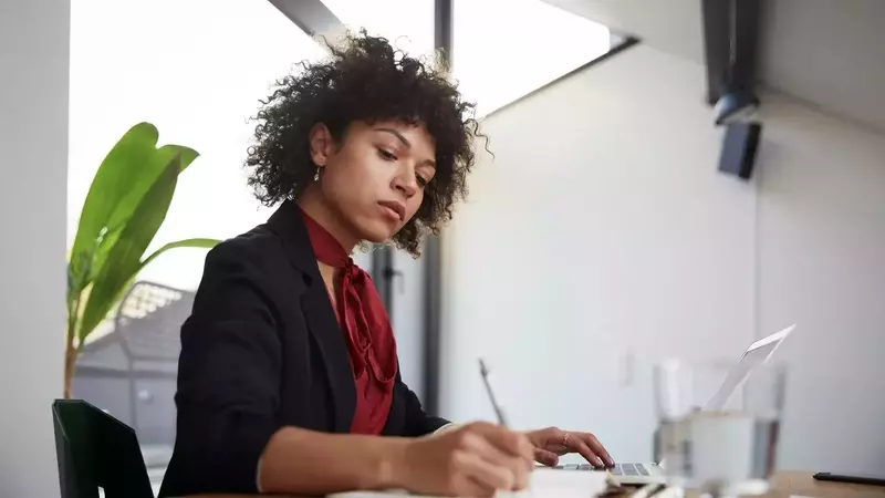 Understanding the Rate of Change (ROC) Indicator in Financial Markets