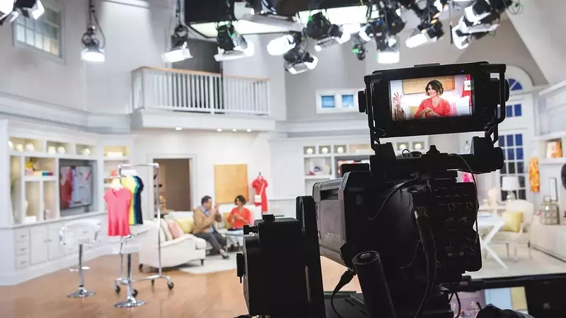 QVC Hosts to Unionize Amid AI Concerns