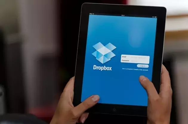 Dropbox: Declining Prospects and the Mirage of AI Innovation