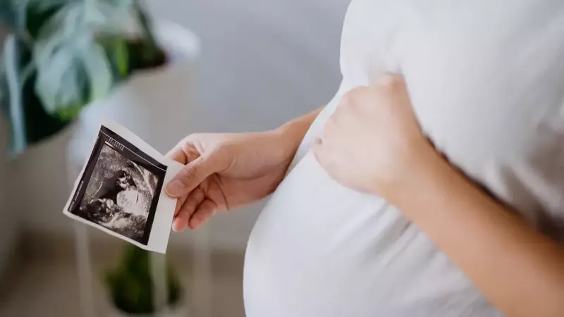 Navigating Social Media Etiquette: A Mother-Daughter Conflict Over Ultrasound Photos