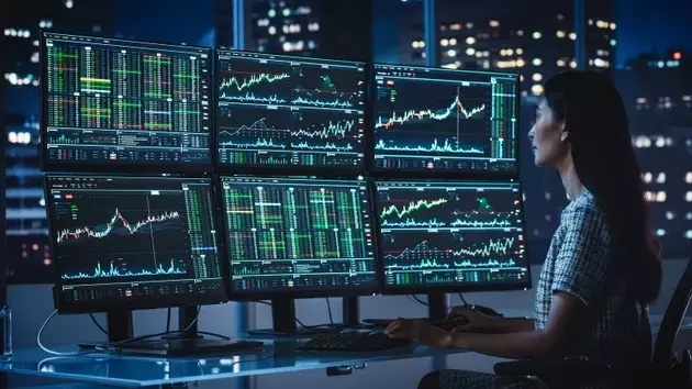 Market Dynamics: AI Capex Concerns and Oil Price Shocks Influence S&P 500 Decline