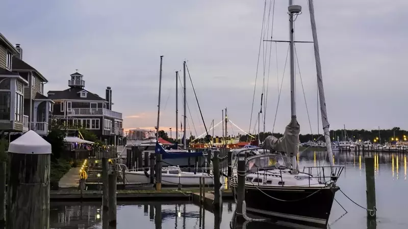 Top US Retirement Havens for Boating Enthusiasts