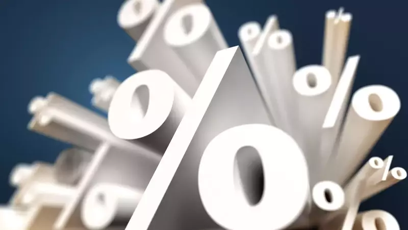 Central Banks' Monetary Policy: Navigating Divergent Market Expectations and Inflationary Pressures