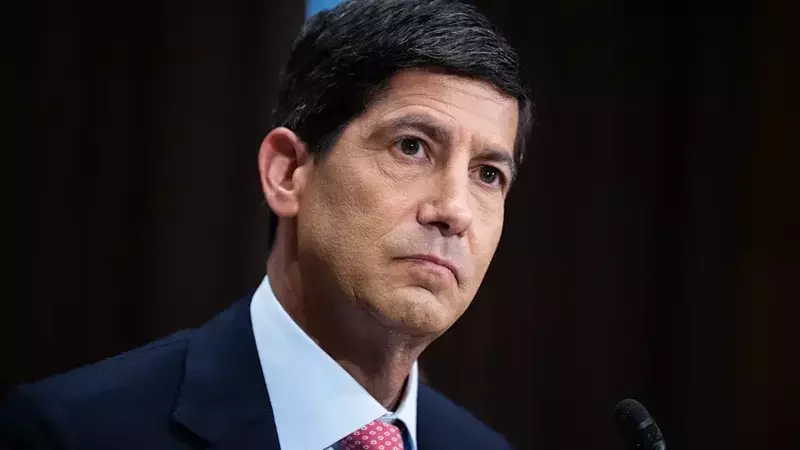 Federal Reserve's Tightrope Walk: Rate Decisions Amidst Economic Crosscurrents