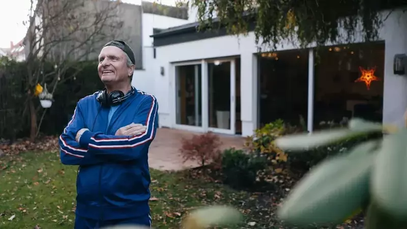 Retirees' Dilemma: The Medicare Surcharge and the Decision to Sell or Keep Their Homes