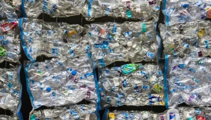 Emergenza Plastica in Sardegna: Appello Urgente al Governo
