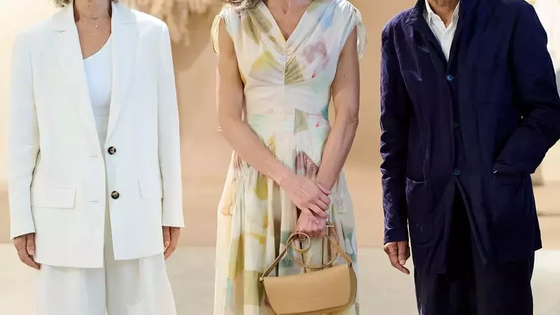 Queen Letizia Embraces a Vibrant Yellow Hue