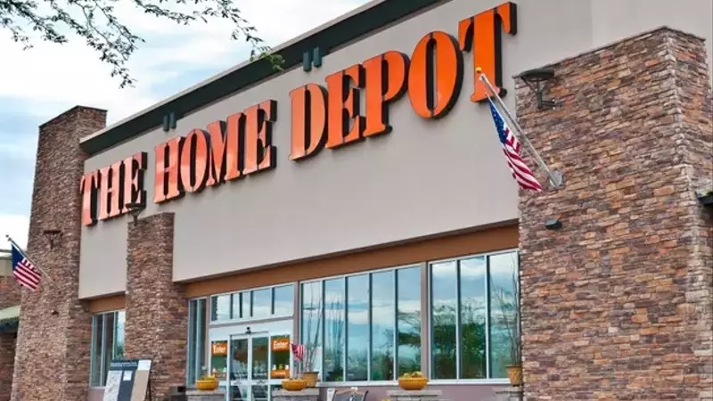 Home Depot's Underperformance Amidst Market Boom: Challenges and Outlook