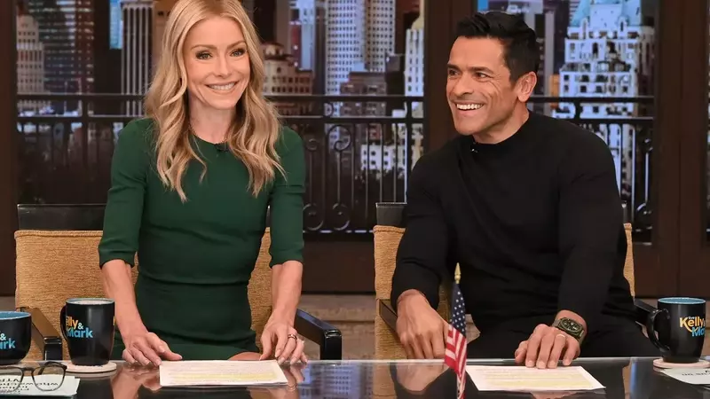 Kelly Ripa's Extended Absence from 'Live' Due to Gum Surgery Recovery