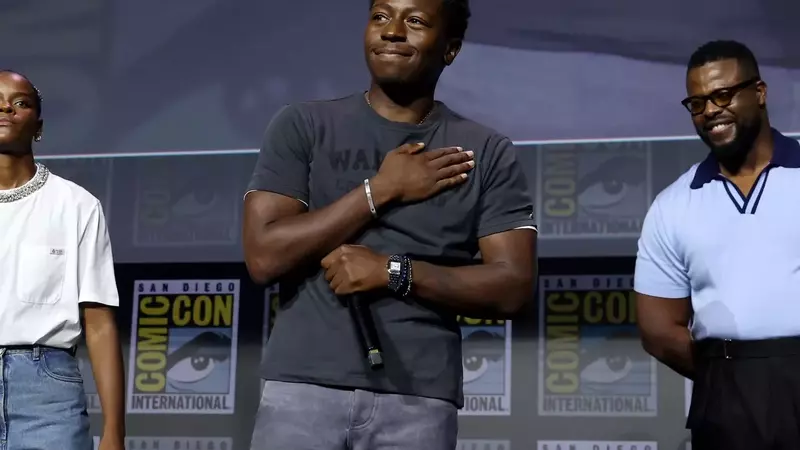 David Jonsson Embodies the New Black Panther, Adorned with a Cartier Panthère