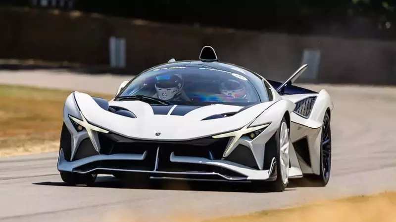 Apollo's Resurgence: The Return of a Hypercar Legend with the EVO