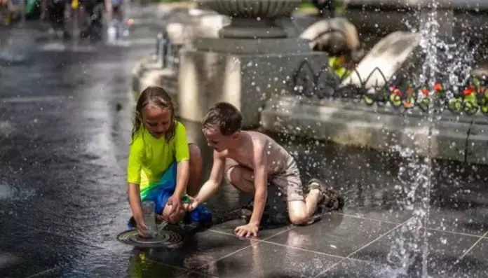 Bambini dell'Europa Occidentale Sotto l'Assedio delle Ondate di Calore Estreme