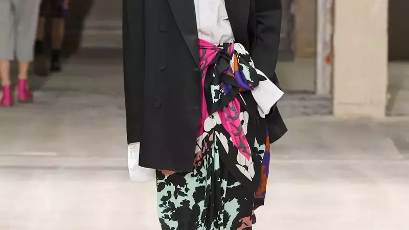 Sarong Skirts: From Beachwear to Everyday Chic